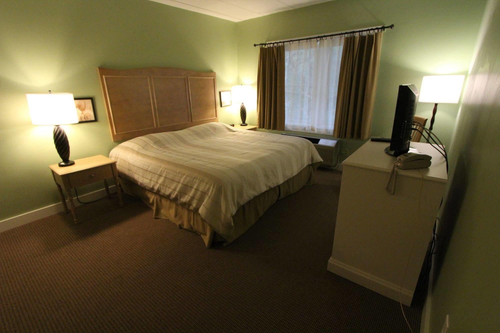 Holly Tree Resort West Yarmouth Exterior photo