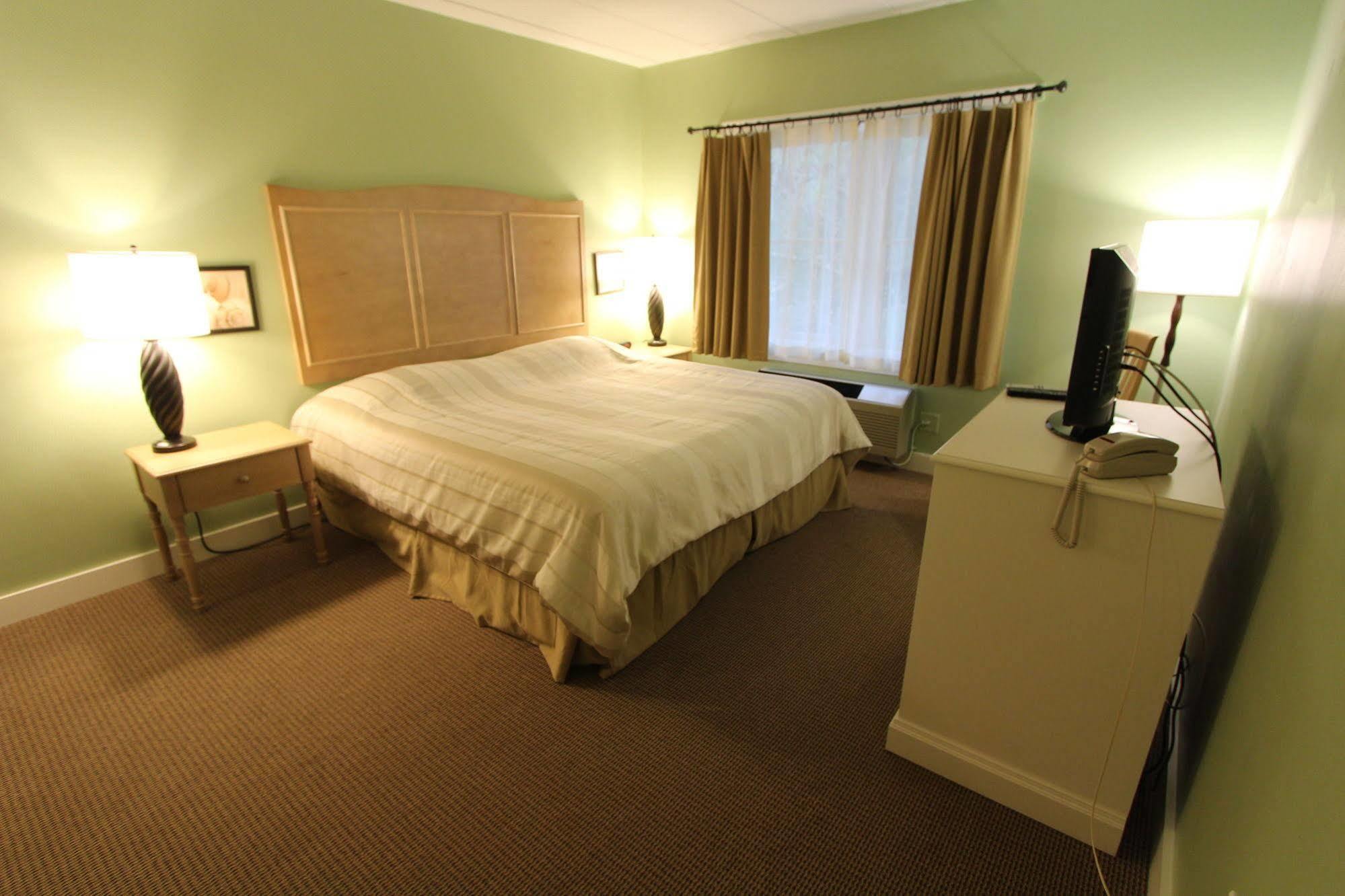 Holly Tree Resort West Yarmouth Exterior photo